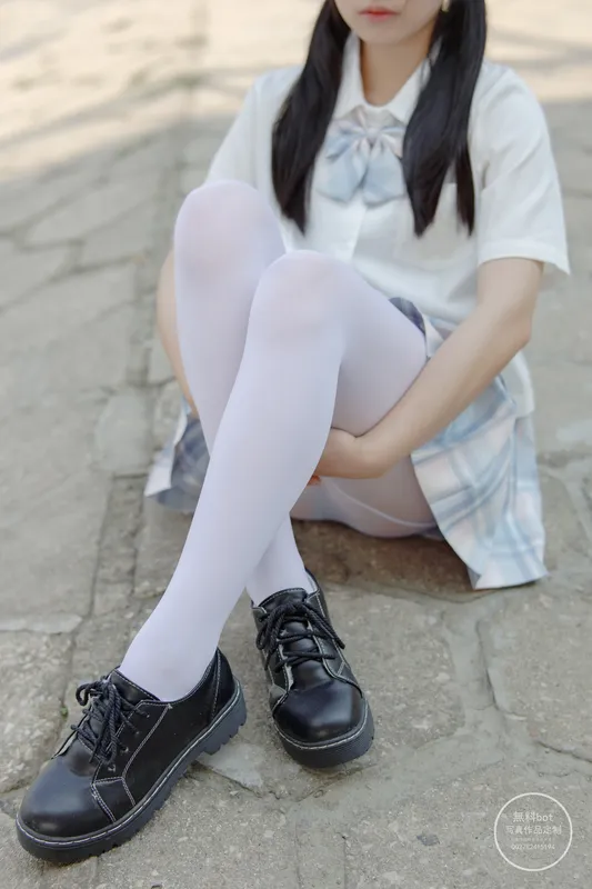 森萝财团 有料001  小兰 白丝JK制服少女 [64P]插图9